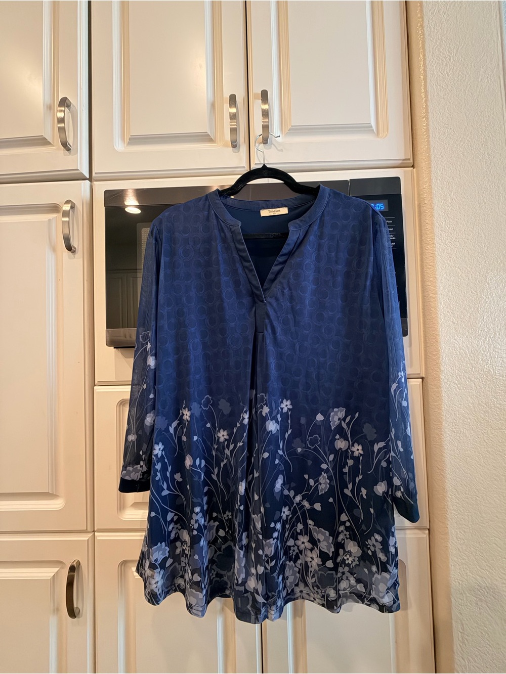 Chaus Women’s Navy Floral Border Print Blouse